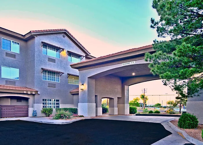 Comfort & Near Ft Huachuca 4* Sierra Vista