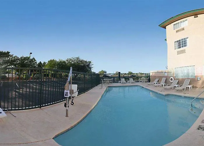 Comfort & Near Ft Huachuca Hotel